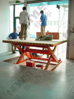 Material handling lift platform